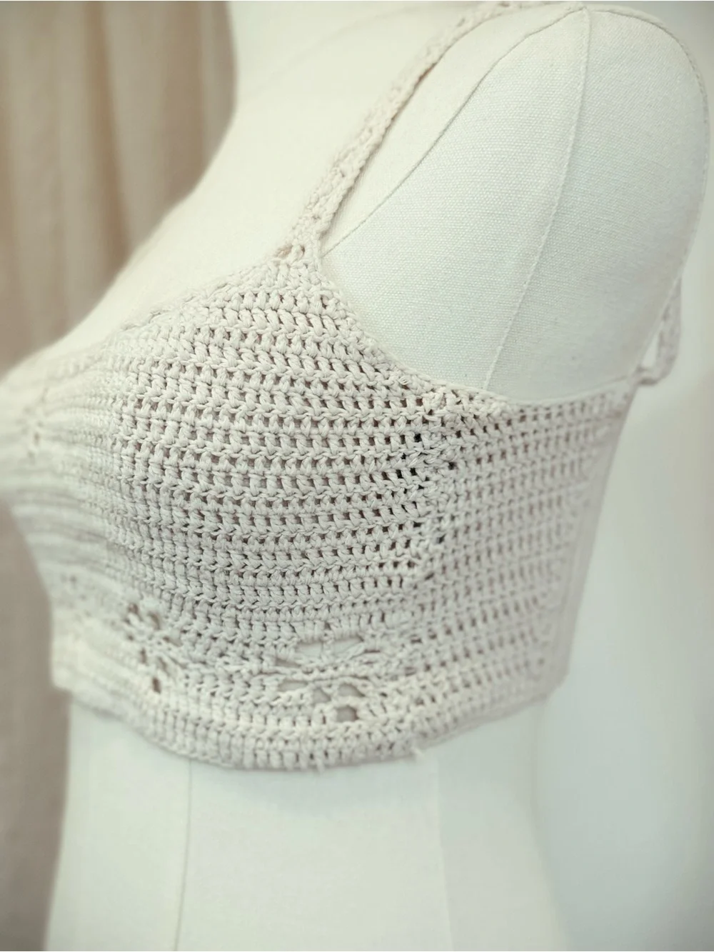 ✨ FREE PEOPLE crochet top - Picture 5 of 6